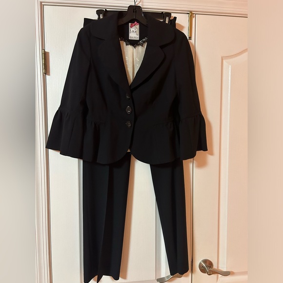 Yoana Baraschi Pants - Stylish suit by Yoana Baraschi